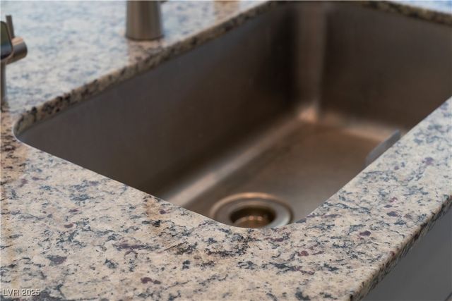 10983 Cambridge Lakes Avenue, Las Vegas, NV 89166