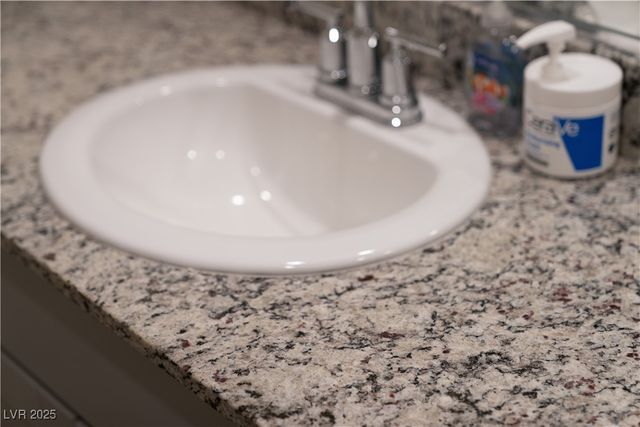 10983 Cambridge Lakes Avenue, Las Vegas, NV 89166