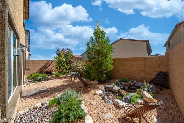 10983 Cambridge Lakes Avenue, Las Vegas, NV 89166