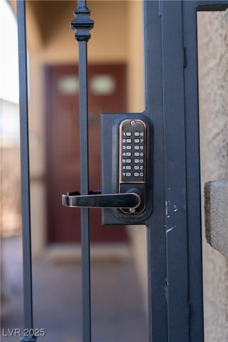 10983 Cambridge Lakes Avenue, Las Vegas, NV 89166