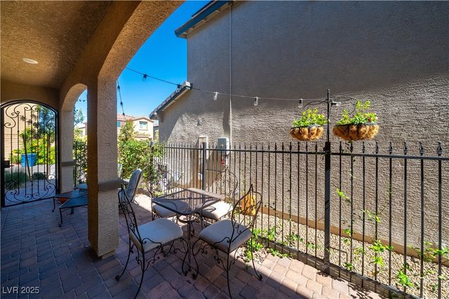 10983 Cambridge Lakes Avenue, Las Vegas, NV 89166