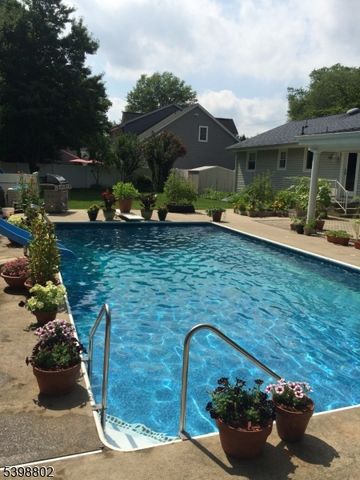 535 Roosevelt Ave, River Vale Twp., NJ 07675