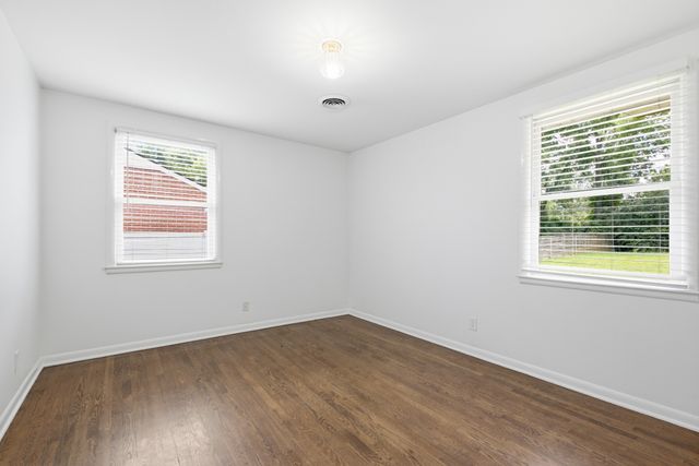 547 Harding Pl, Nashville, TN 37211