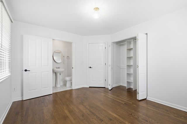 547 Harding Pl, Nashville, TN 37211