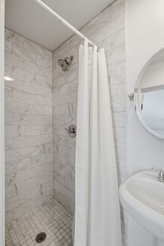 547 Harding Pl, Nashville, TN 37211