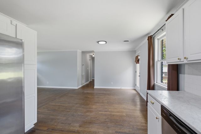 547 Harding Pl, Nashville, TN 37211