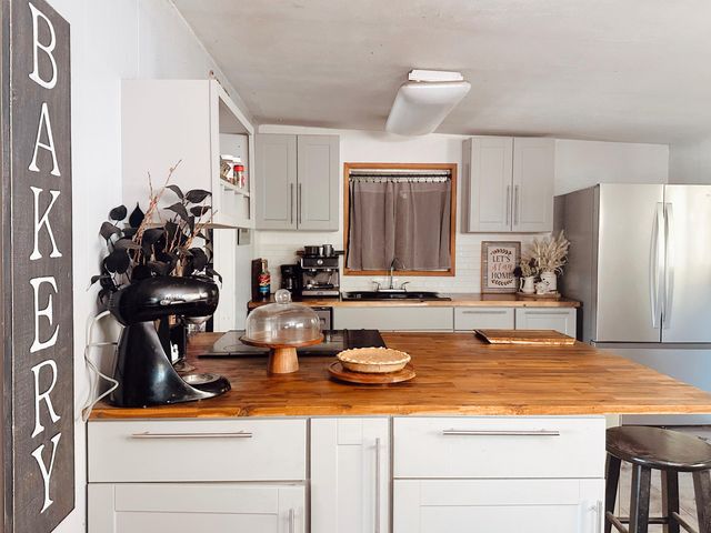 33228 Malheur Street, Sprague River, OR 97639