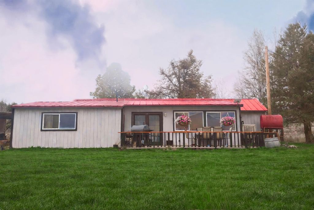 33228 Malheur Street, Sprague River, OR 97639
