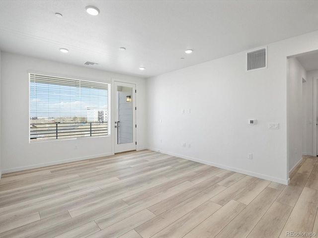 6153 N Ceylon St 3-307, Denver, CO 80249