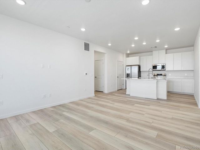 6153 N Ceylon St 3-307, Denver, CO 80249