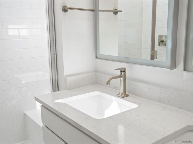 6153 N Ceylon St 3-307, Denver, CO 80249