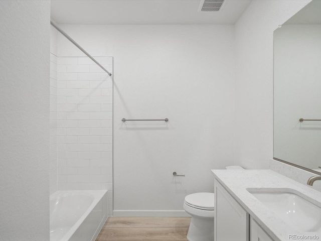 6153 N Ceylon St 3-307, Denver, CO 80249