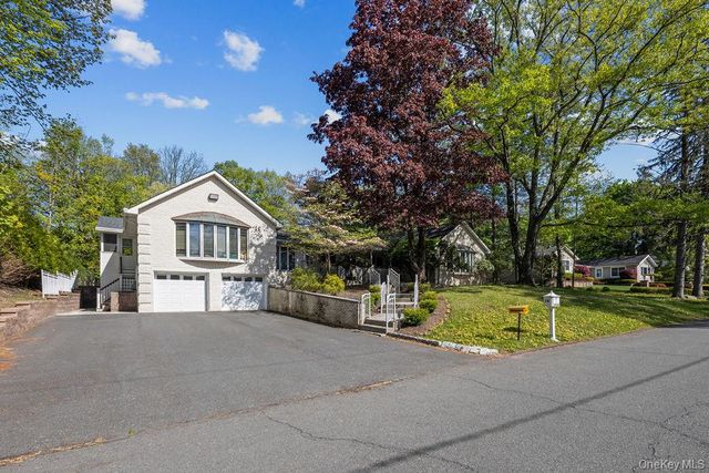 10 Elyise Road, Monsey, NY 10952