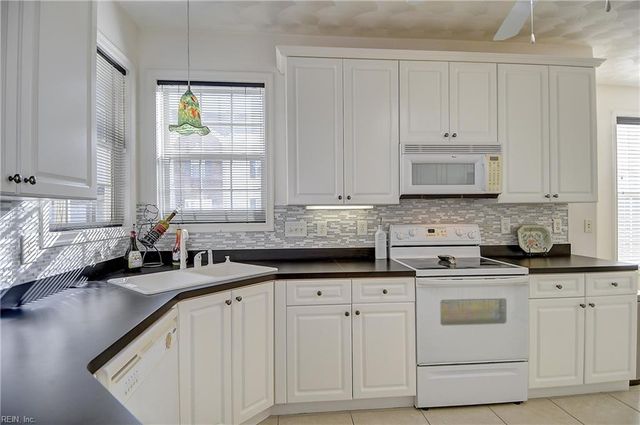 2817 Majestic Oak CT, Virginia Beach, VA 23456