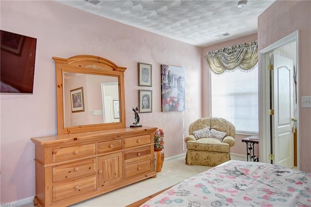 2817 Majestic Oak CT, Virginia Beach, VA 23456