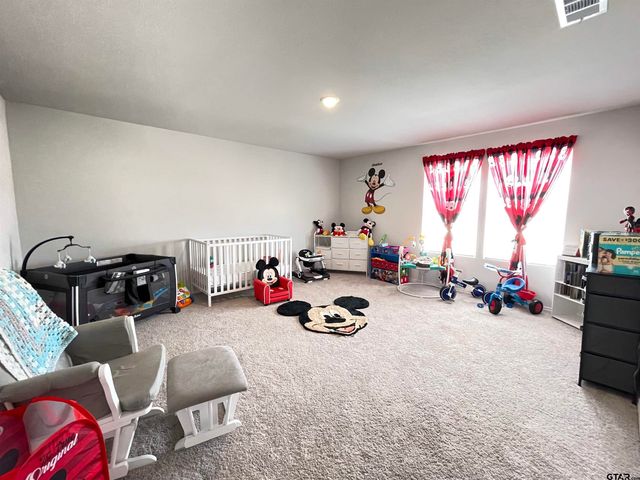 408 Parker Oaks Dr., Chandler, TX 75758