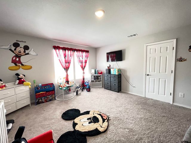 408 Parker Oaks Dr., Chandler, TX 75758