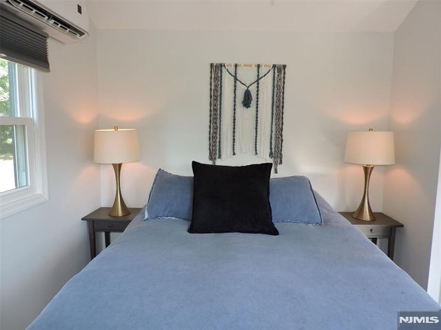 350 Monroe Avenue, Wyckoff, NJ 07481