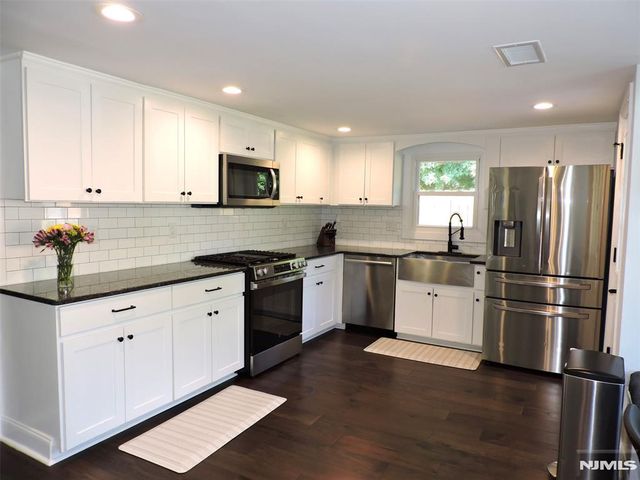 350 Monroe Avenue, Wyckoff, NJ 07481