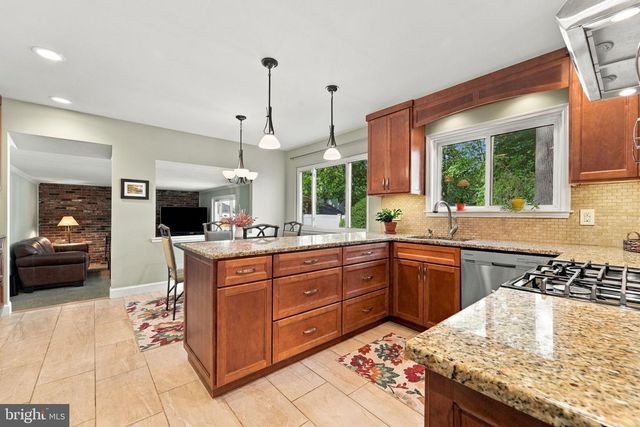 4 MELODY LN, Cherry Hill, NJ 08002