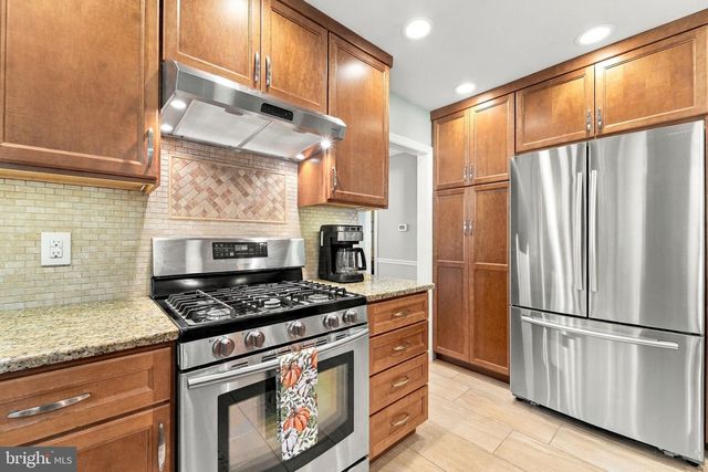 4 MELODY LN, Cherry Hill, NJ 08002