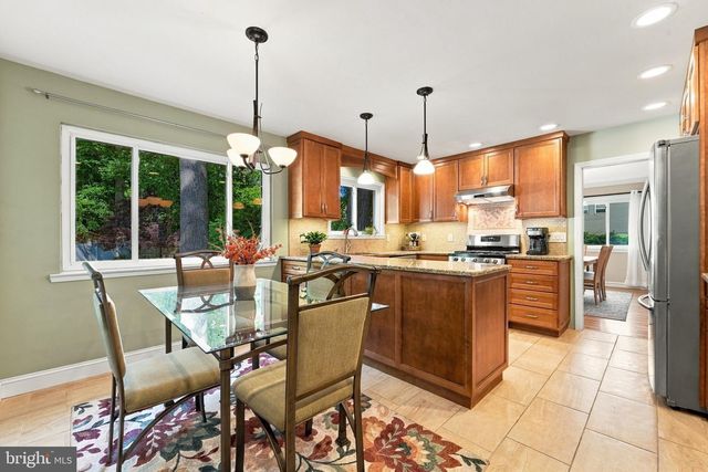 4 MELODY LN, Cherry Hill, NJ 08002