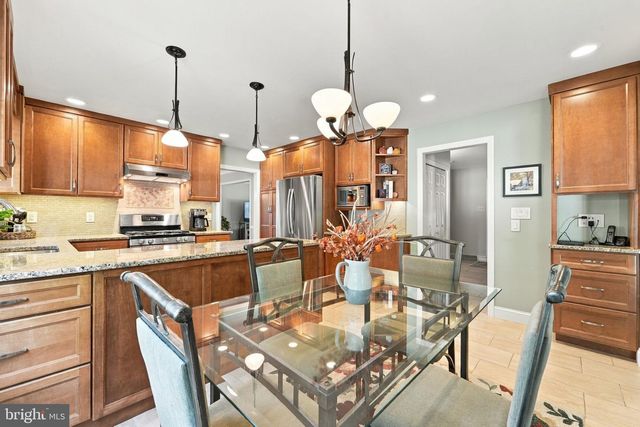 4 MELODY LN, Cherry Hill, NJ 08002