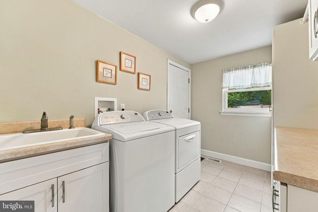 4 MELODY LN, Cherry Hill, NJ 08002