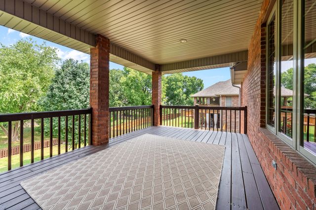 392 N Niangua Drive, Nixa, MO 65714