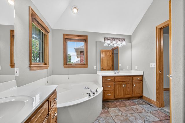 392 N Niangua Drive, Nixa, MO 65714