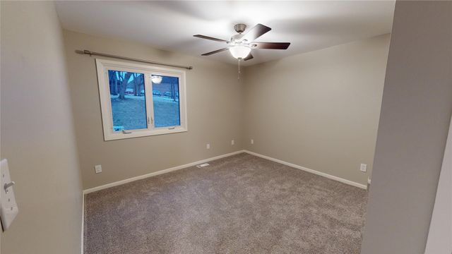 338 Holiday Circle 81, West Des Moines, IA 50265