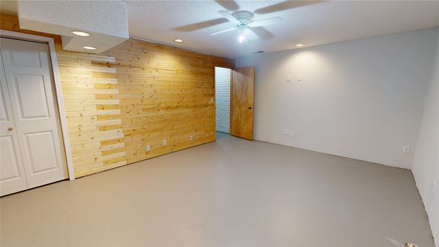 338 Holiday Circle 81, West Des Moines, IA 50265