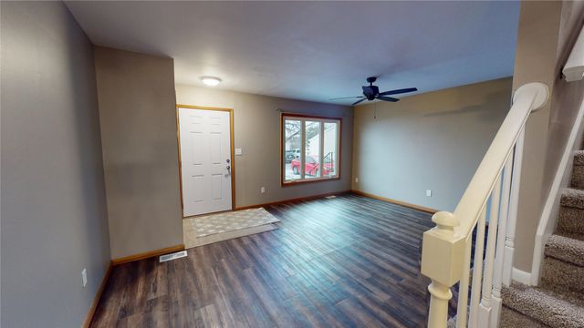 338 Holiday Circle 81, West Des Moines, IA 50265