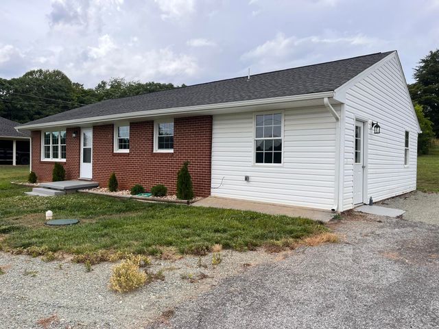 3779 Old Franklin, Glade Hill, VA 24092
