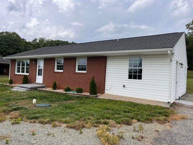 3779 Old Franklin, Glade Hill, VA 24092