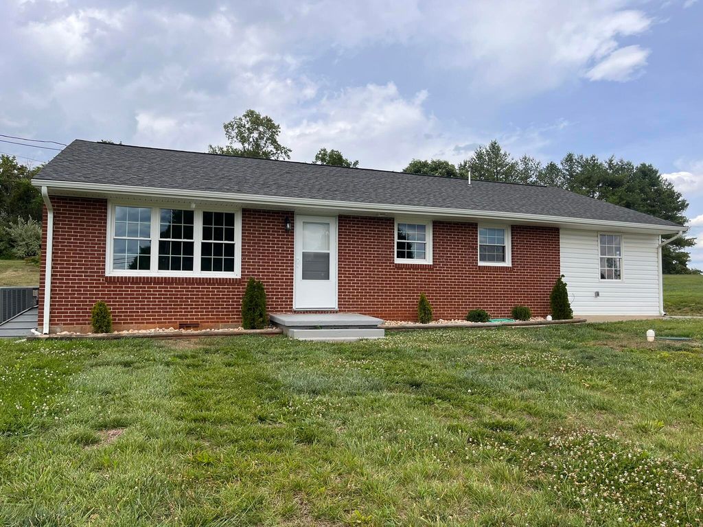 3779 Old Franklin, Glade Hill, VA 24092