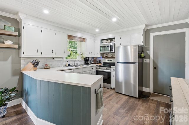 1226 Pine Grove Road, Morganton, NC 28655