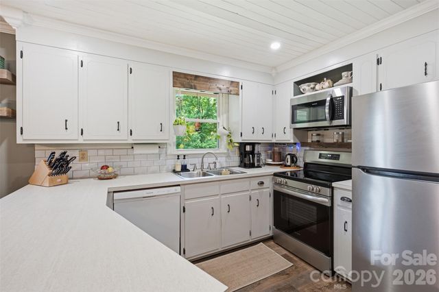 1226 Pine Grove Road, Morganton, NC 28655