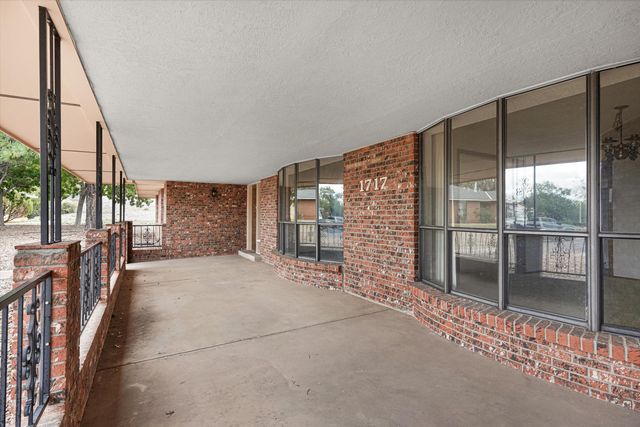 1717 Catron Court SE, Albuquerque, NM 87123