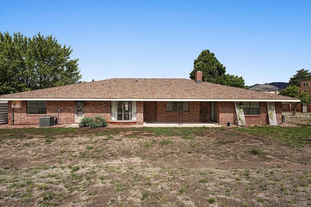 1717 Catron Court SE, Albuquerque, NM 87123