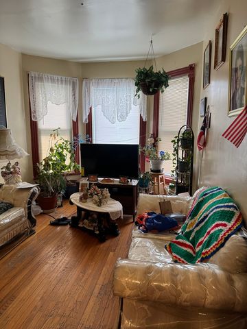 5448 W Iowa Street, Chicago, IL 60651