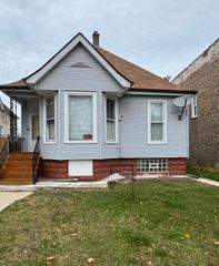 5448 W Iowa Street, Chicago, IL 60651