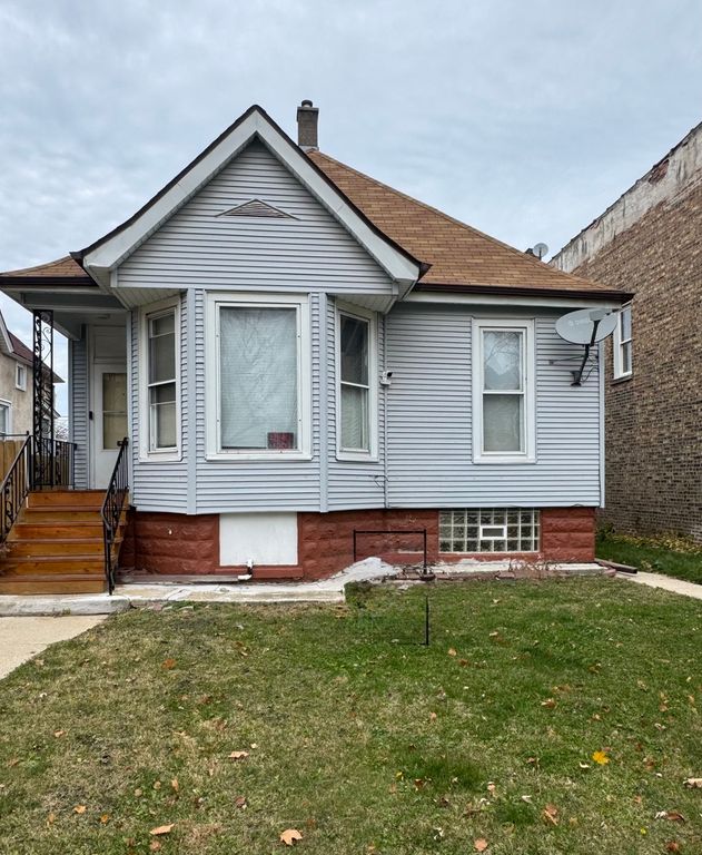 5448 W Iowa Street, Chicago, IL 60651
