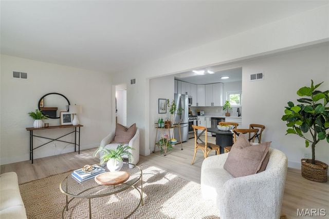 1510 Westmont Place, St Louis, MO 63130