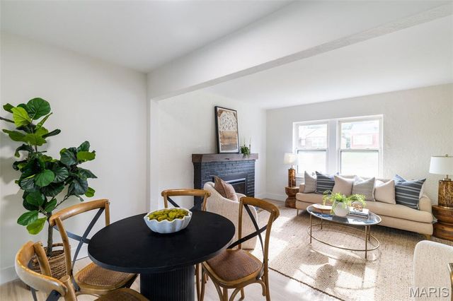 1510 Westmont Place, St Louis, MO 63130