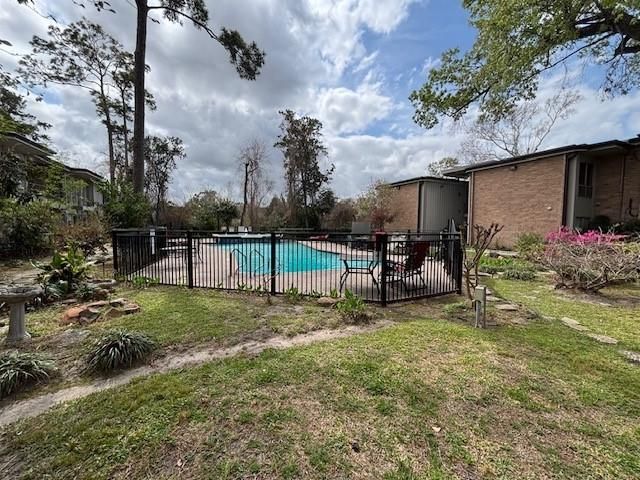 8211 Katy Freeway 16, Houston, TX 77024