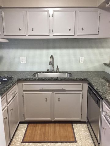 8211 Katy Freeway 16, Houston, TX 77024