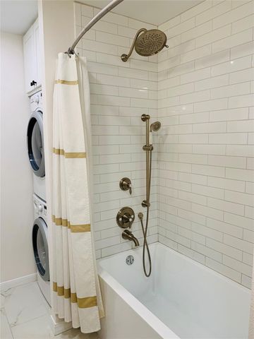 8211 Katy Freeway 16, Houston, TX 77024