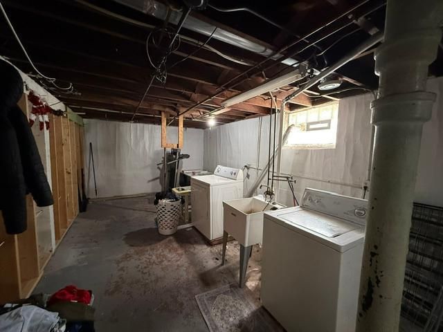 987 Lawson Avenue E, Saint Paul, MN 55106
