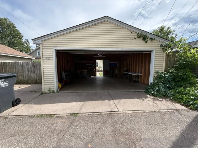 987 Lawson Avenue E, Saint Paul, MN 55106